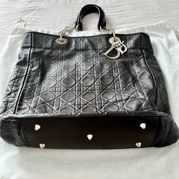 Dior Tote - Picture 4 of 15